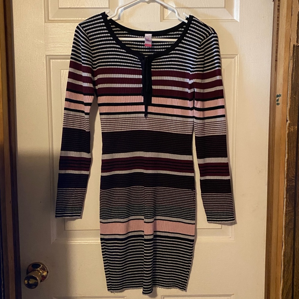 Woman’s Size Large Long Sleeve Dress